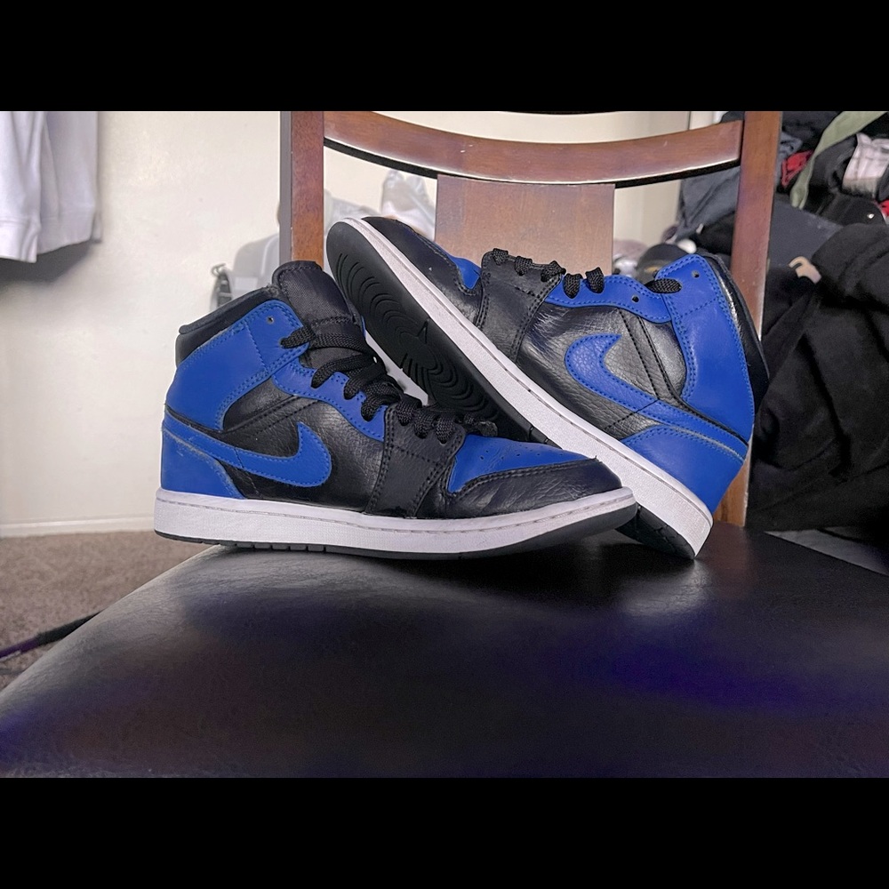 Jordan 1 hyper royals size 7.5y